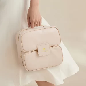 Unfold and lay flat beauty case